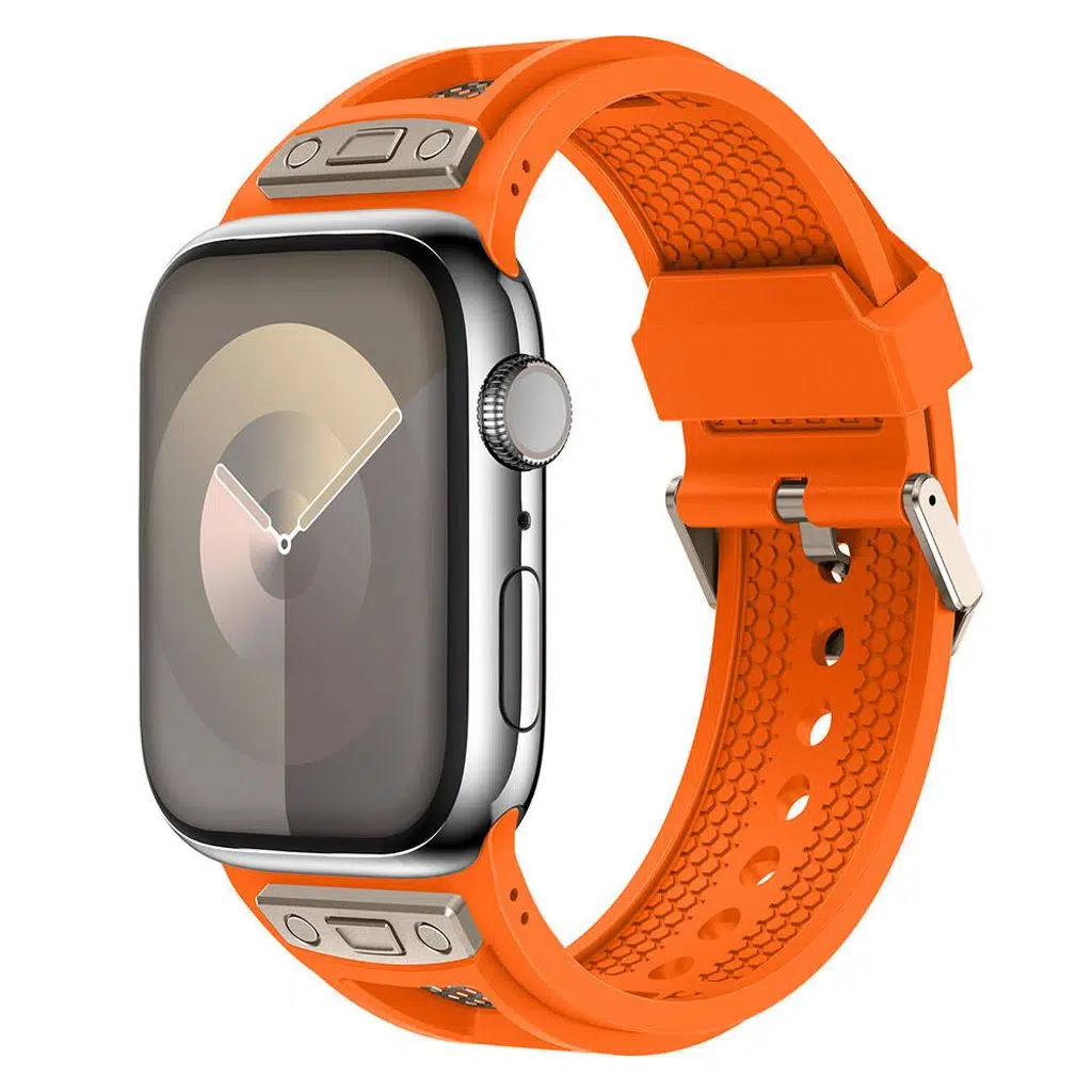 Apple Watch Seri 10-11 (46mm) Kordon 2/3/4/5/6/se/7/8/9 (44-45-49mm) KD-117 Hava Alabilen Delikli Metal Süslemeli Desenli Silikon Kordon